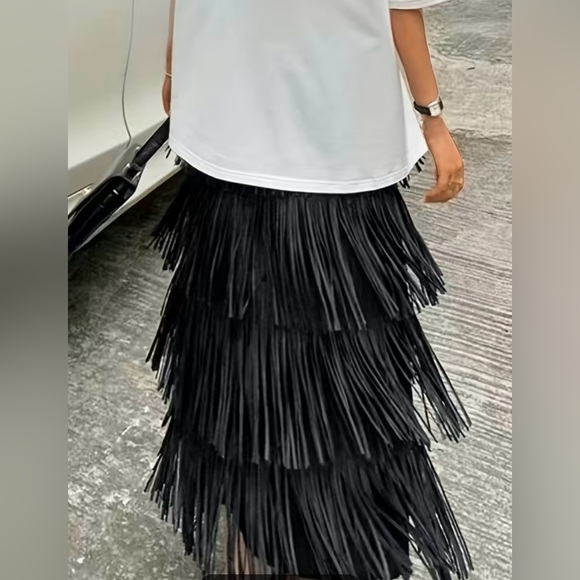 Jane Chic Designs Innovative Skirt - Picture 2 of 15